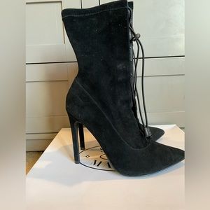 Steve Madden Black Suede Shanti Boot! Perfect for Fall!